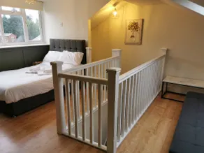Spacious 4BR | Near WMSP & Railway | Pets Welcome! - Image 4
