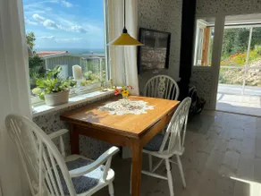 Beachfront guesthouse in top condition - Image 3