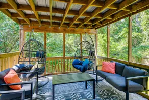 Daphne Home w/ Deck: Close to Beaches & Parks! - Image 2