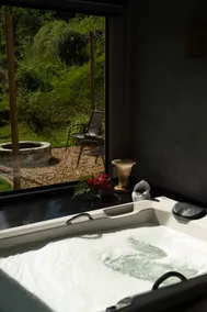 Cozy Retreat with Hot Tub in the middle of Nature - Image 5