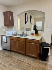Mr. Ed Premium Home • 5 Min to IAH • Sleeps 8 - Image 5