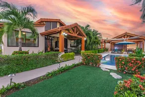 KING BEDS + Private Pool & pool table - Sleeps 20 - Image 4