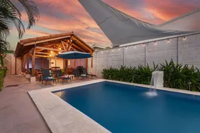 KING BEDS + Private Pool & pool table - Sleeps 20 - Image 3
