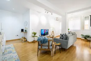 Centrally located apartment 12 minutes from the beach. - Image 2