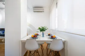 Centrally located apartment 12 minutes from the beach. - Image 5