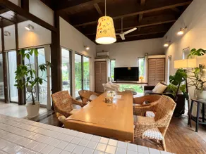 18 m² terrace with a tarp, BBQ that doesn't require charcoal and is usable in the rain, children's pool, island kitchen, cat-foot bathtub, P4 parking - Image 5