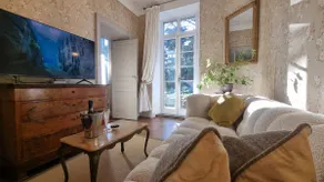 The Secret Garden: 1BR Ground Floor Suite - Image 4