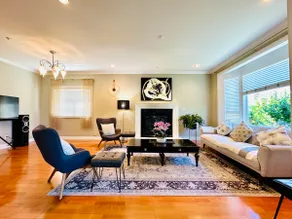Luxury Family Villa • 5BR & Garden • Free Parking - Image 3