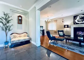 Luxury Family Villa • 5BR & Garden • Free Parking - Image 2
