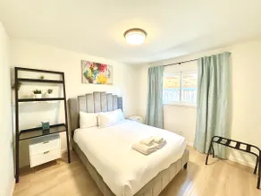 Bright & Cozy Home Perfect for Families & Work* - Image 5