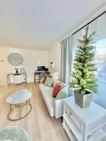 Bright & Cozy Home Perfect for Families & Work* - Image 2