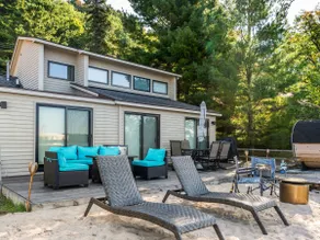 Beautiful Beachfront Home/Sauna on Crystal Lake - Image 5