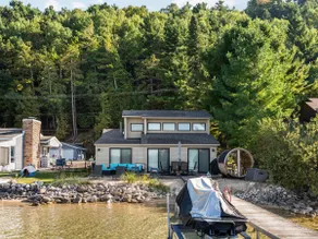 Beautiful Beachfront Home/Sauna on Crystal Lake - Image 2