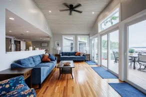 Large Remodeled Lakehouse on water Amazing Views! - Image 5