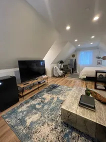 Arlington retreat with stunning views! - Image 3
