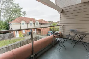 Oxford 2BR | En-suite | Balcony | By JR Hospital - Image 4
