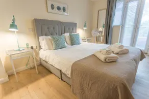 Oxford 2BR | En-suite | Balcony | By JR Hospital - Image 2