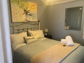 Pier Cottage - 1930’s Quaint 1 Bedroom House. - Image 3