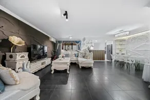 Equitice Winter Moonlight Villa - Image 3