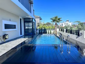 Villa with Private Pool - Image 2