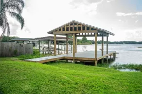 Charming Lake house-Cali King bed - Image 2