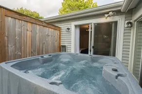Charming Ranch 3BR W/ Hot Tub & Ping Pong & BBQ - Image 4