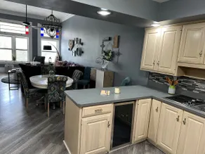 The Gwendolyn APT on the square - Image 5