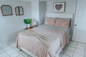 Stunning 2 bed apt in Revere 15 mins to Boston - Image 5