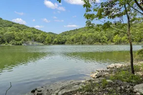 SecludedCabin Walk to TableRock-Pvt HotTub-FreeTix - Image 2