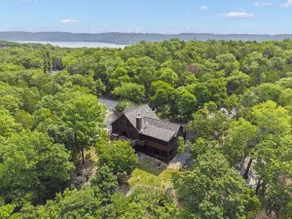 SecludedCabin Walk to TableRock-Pvt HotTub-FreeTix - Image 3