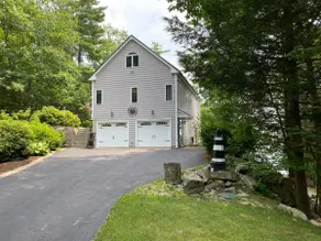Lake Winnipesaukee Retreat•Amazing Views • Hot Tub - Image 5