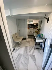 Lavish retreat near downtown - Image 5