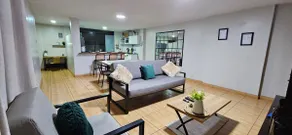 Cozy 2nd floor apartment with garage, 20 min from the airport - Image 2