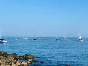 Crescent Beach House, Walk to Downtown Niantic! - Image 4