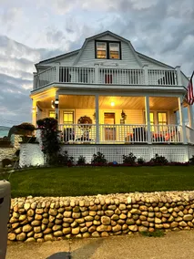 Crescent Beach House, Walk to Downtown Niantic! - Image 2