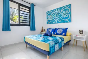 Cozy bungalow on the sea side, near Temae beach - Image 2