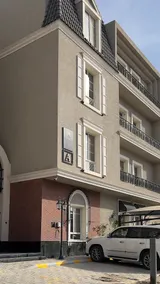 Luxury Hotel Apartment with Smart Entry - Image 3