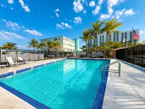 Sand Vibes Studio Steps to Beach• Pool & Parking - Image 2