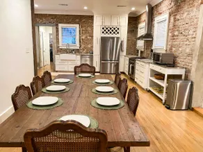 Historic Charm in the Oaks - Image 3