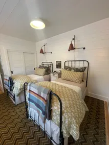 Modern Ranch Guest House - Image 4