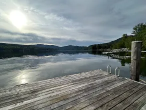 Quaint Lakeside Cottage - Image 2