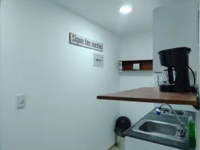 Central furnished studio apartment - Image 2