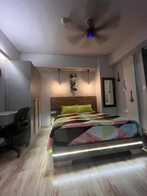Luxurious Apartment & Balcony By Sterling Services - Image 2