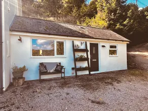 Pretty Cottage with Views - Image 2