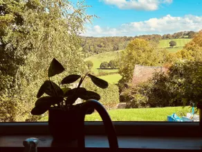 Pretty Cottage with Views - Image 5