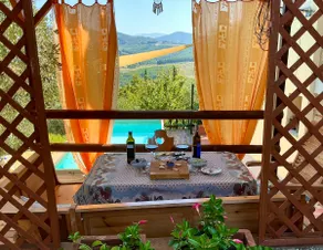 Supersuite with breathtaking views in Chianti - Image 3