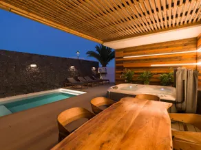 Villa Victoria - White Beach - Image 2