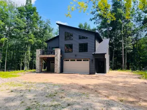 Lost Lake Garage - Image 2