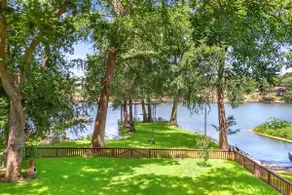 Beautiful Lakefront Cabin Something For Everyone - Image 3