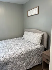 1 bed close to historic downtown - Image 4